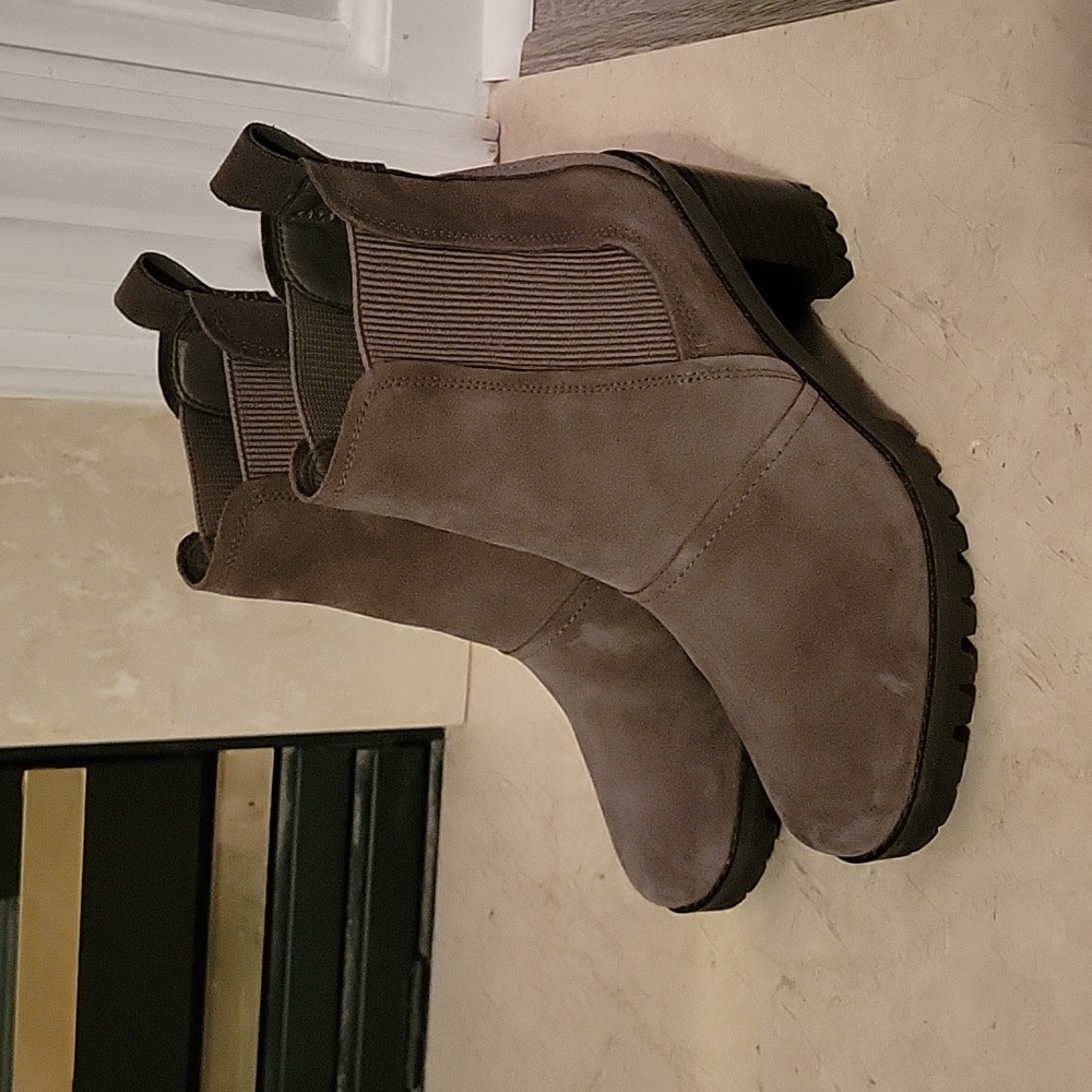 Ugg Hazel Chelsea Boots